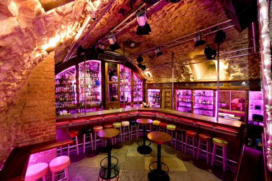 VIP Zlaty Strom Club Package Prague Weekends